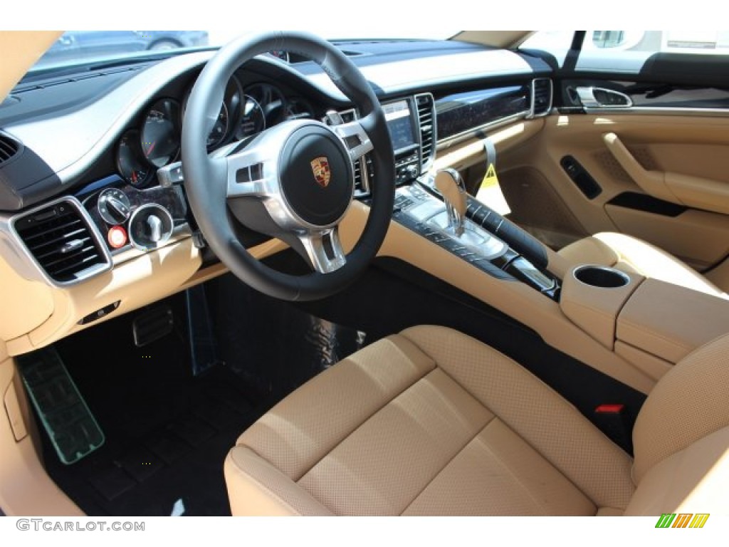 Black/Luxor Beige Interior 2016 Porsche Panamera 4 Edition Photo #105600618