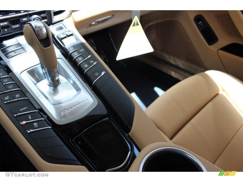 2016 Porsche Panamera 4 Edition Controls Photo #105600663