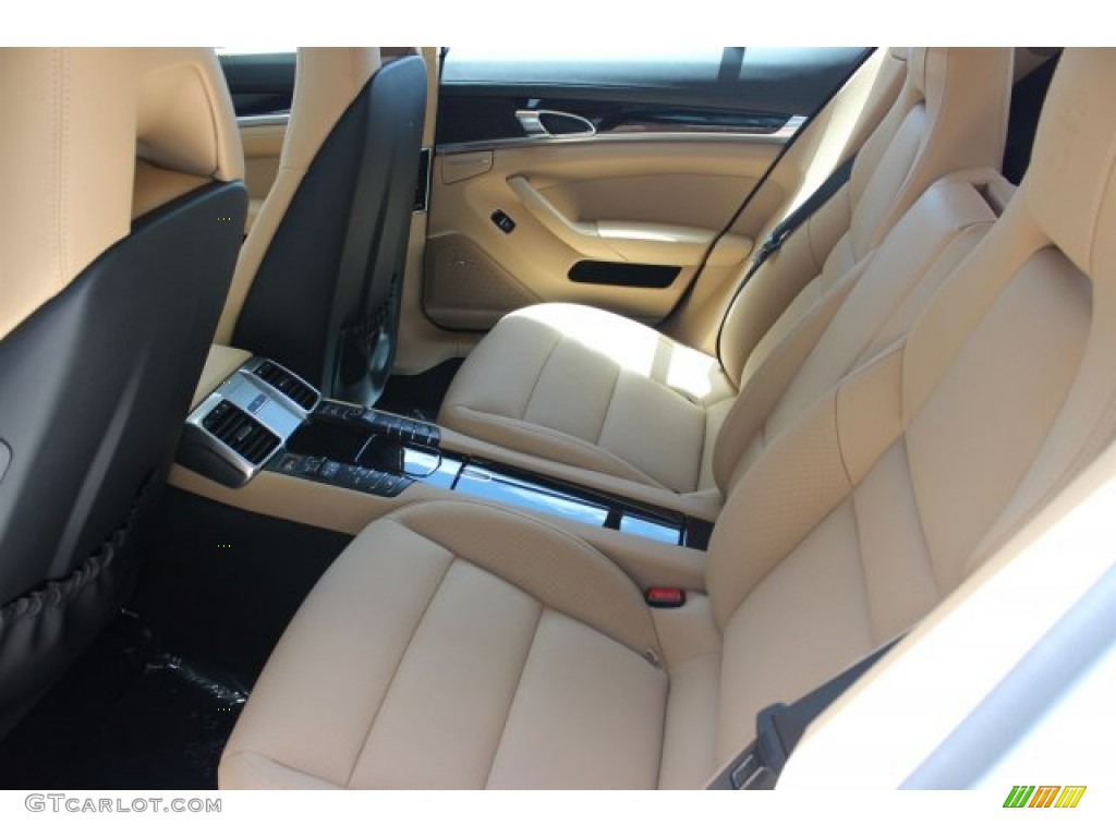 Black/Luxor Beige Interior 2016 Porsche Panamera 4 Edition Photo #105600903