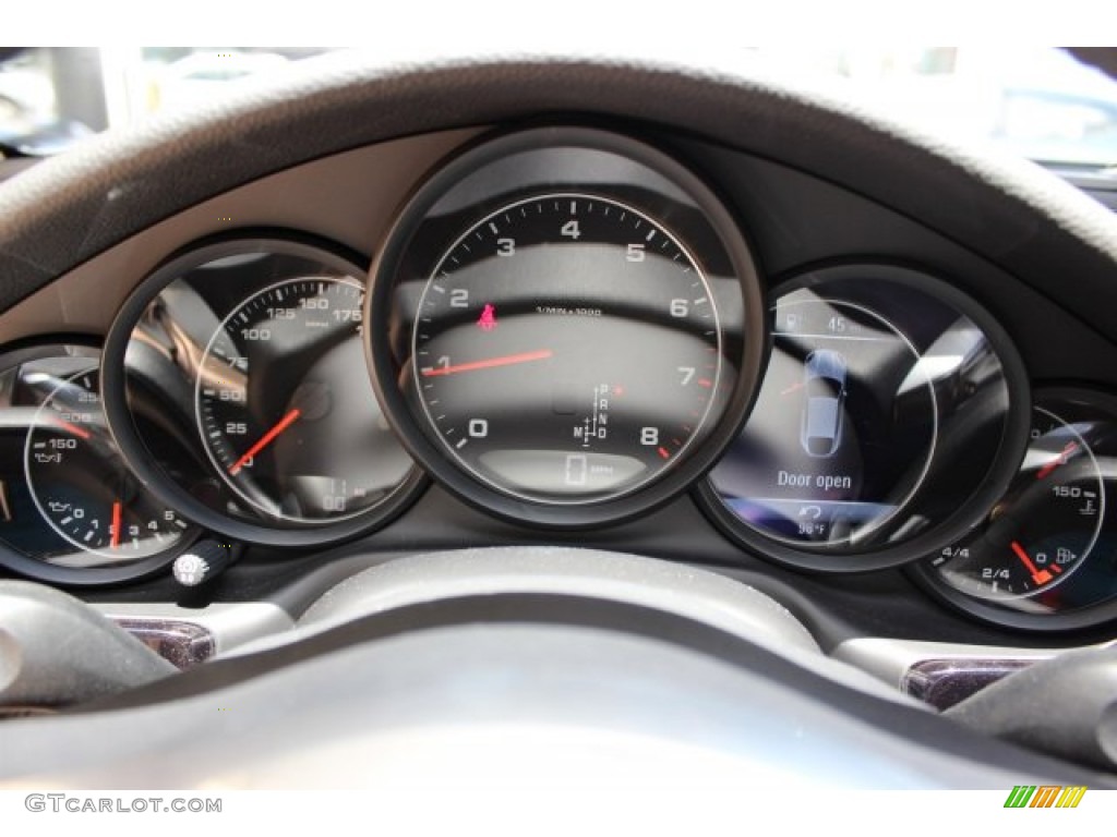 2016 Porsche Panamera 4 Edition Gauges Photos