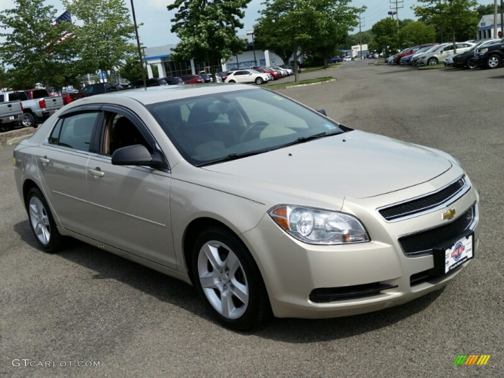 2010 Malibu LS Sedan - Gold Mist Metallic / Cocoa/Cashmere photo #3