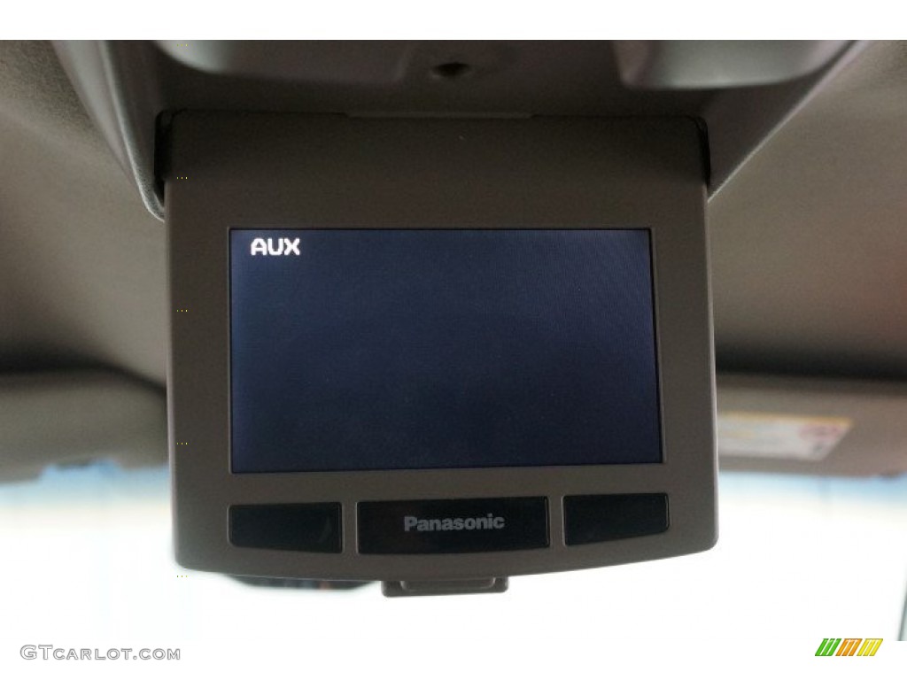2004 Rainier CXL AWD - Indigo Blue Metallic / Light Cashmere photo #23
