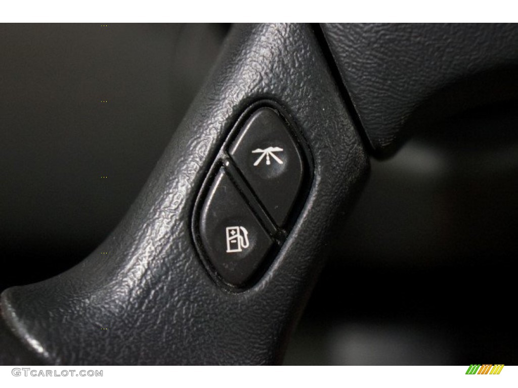 2004 Rainier CXL AWD - Indigo Blue Metallic / Light Cashmere photo #29