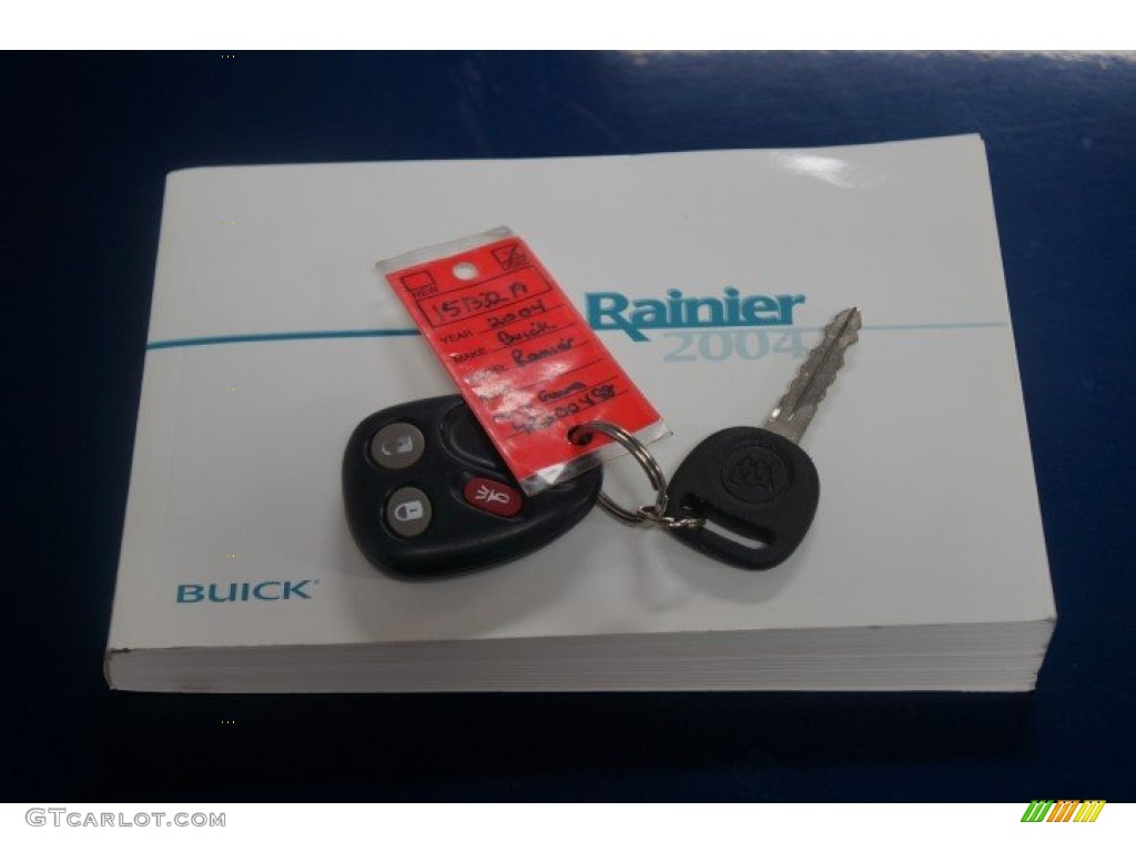 2004 Rainier CXL AWD - Indigo Blue Metallic / Light Cashmere photo #39