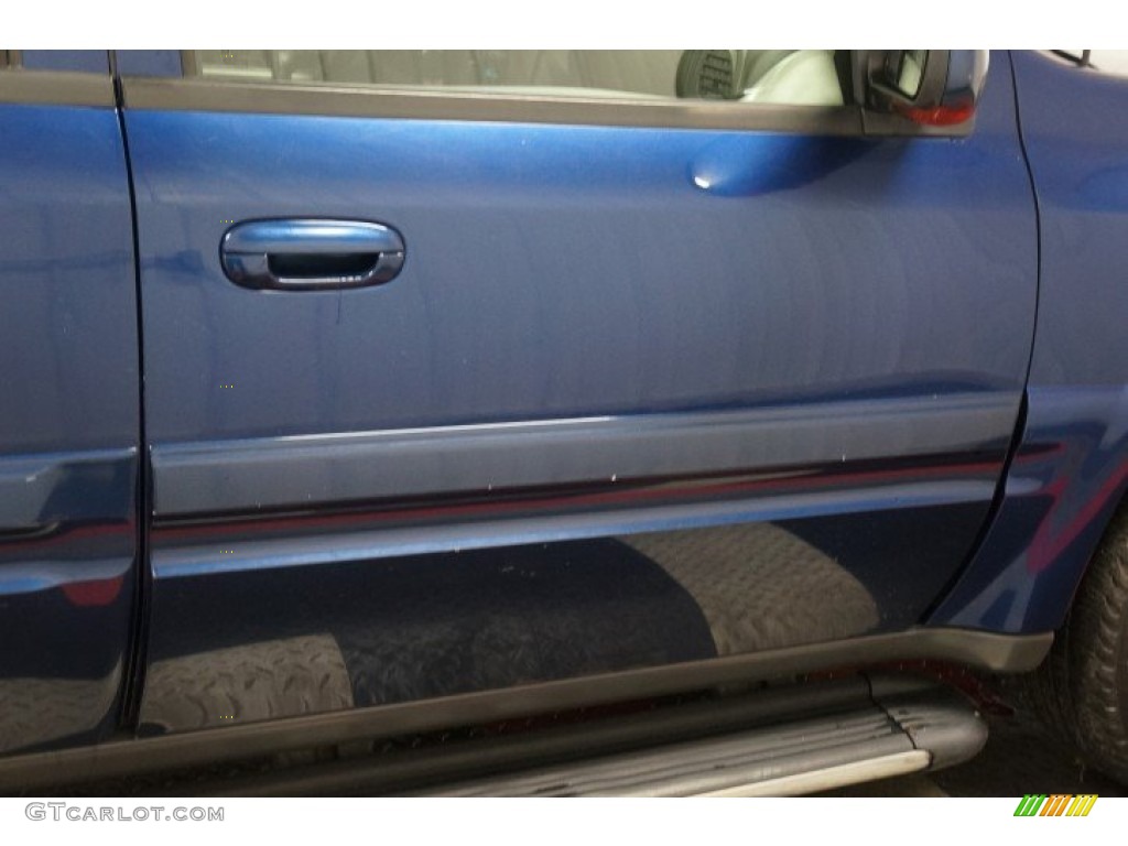 2004 Rainier CXL AWD - Indigo Blue Metallic / Light Cashmere photo #51