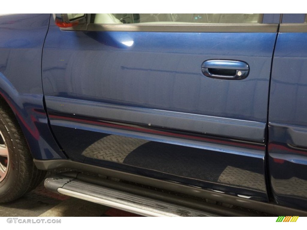 2004 Rainier CXL AWD - Indigo Blue Metallic / Light Cashmere photo #64