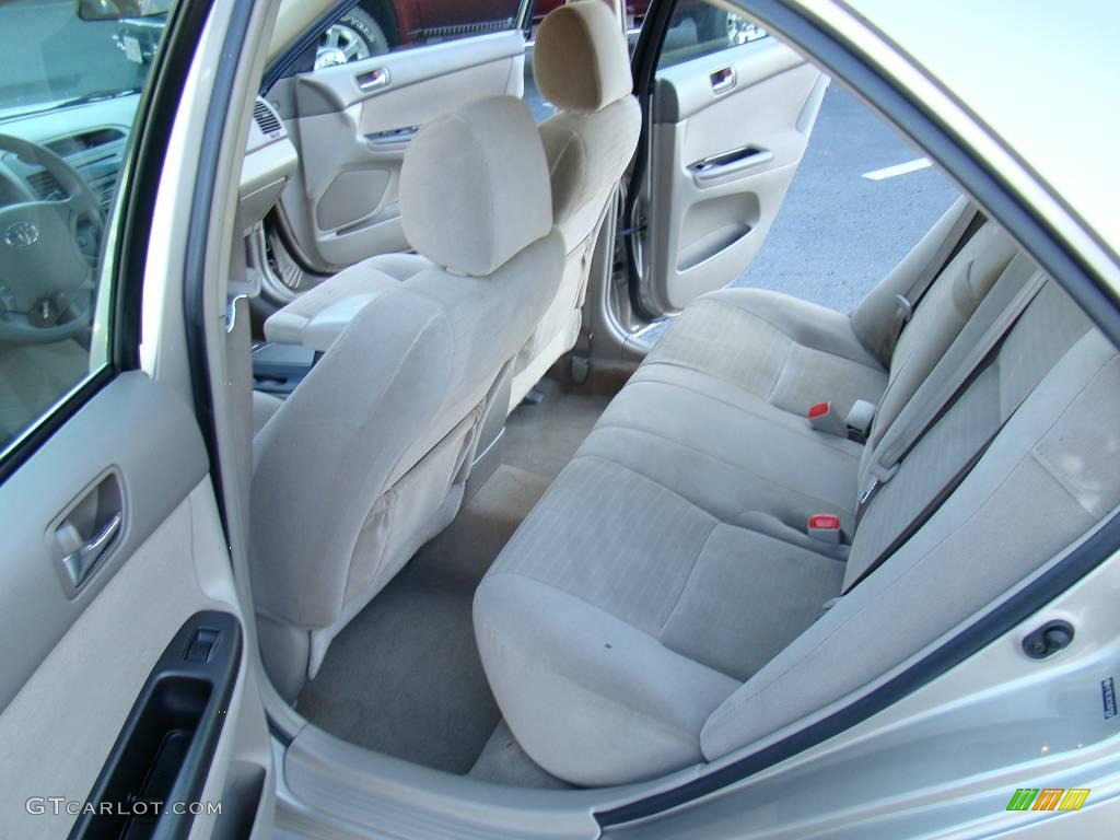 2005 Camry LE - Desert Sand Mica / Taupe photo #9