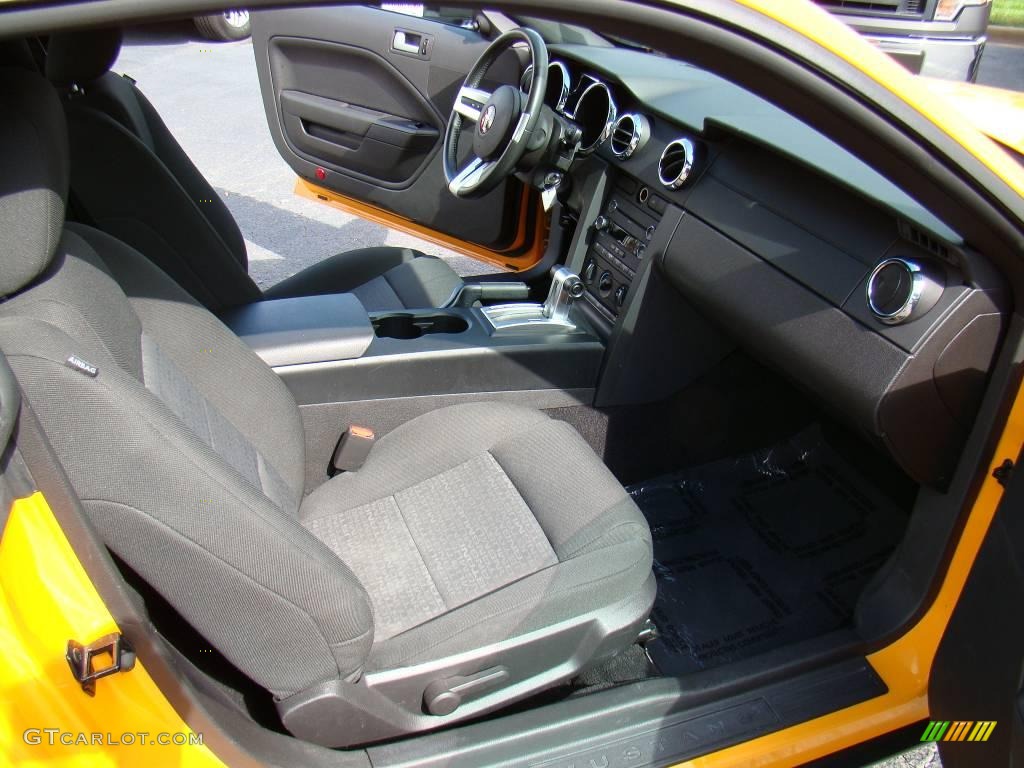 2008 Mustang V6 Deluxe Coupe - Grabber Orange / Dark Charcoal photo #9