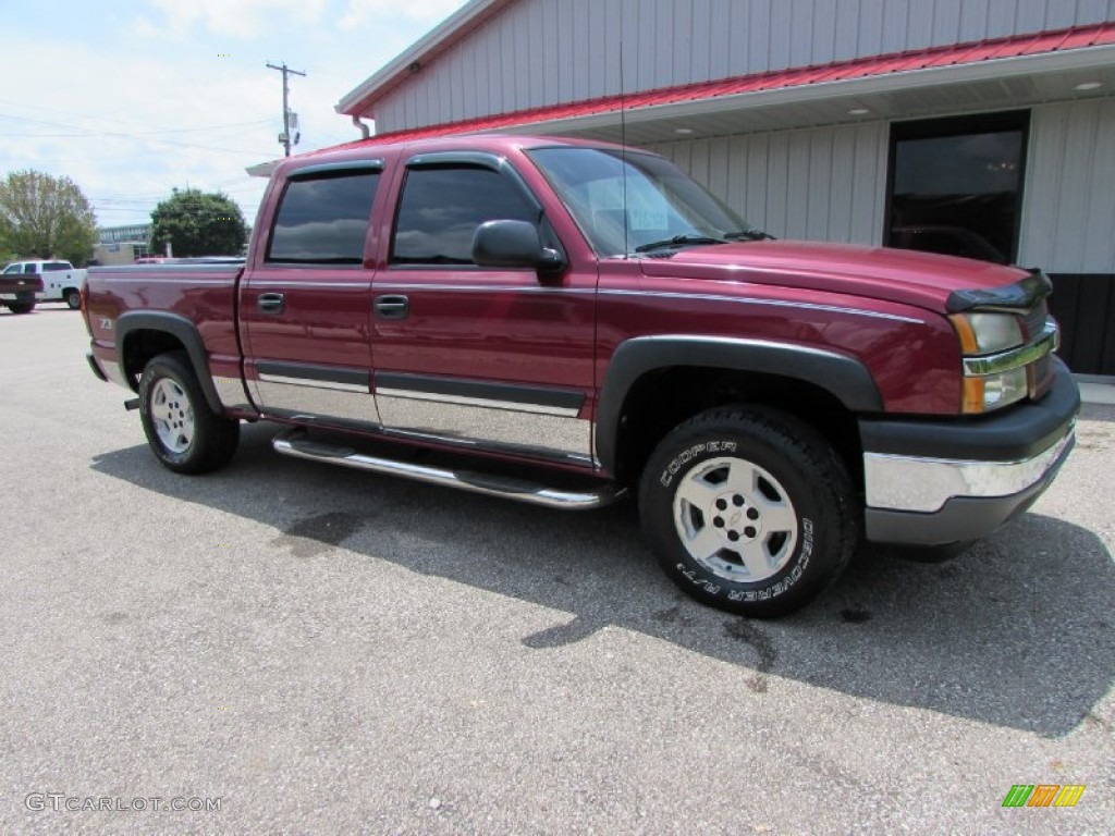 2005 Silverado 1500 Z71 Crew Cab 4x4 - Sport Red Metallic / Medium Gray photo #7