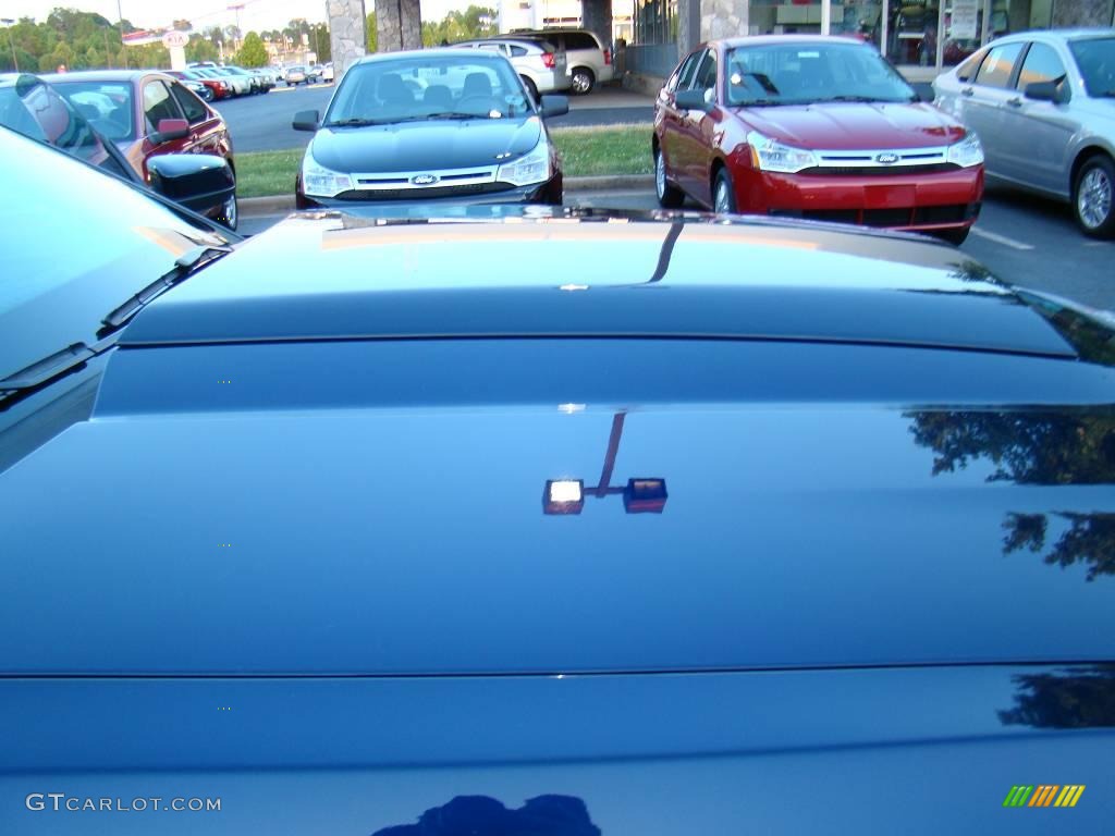 2010 Mustang GT Premium Coupe - Kona Blue Metallic / Charcoal Black photo #14