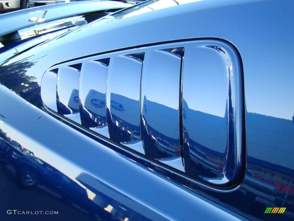 2010 Mustang GT Premium Coupe - Kona Blue Metallic / Charcoal Black photo #15