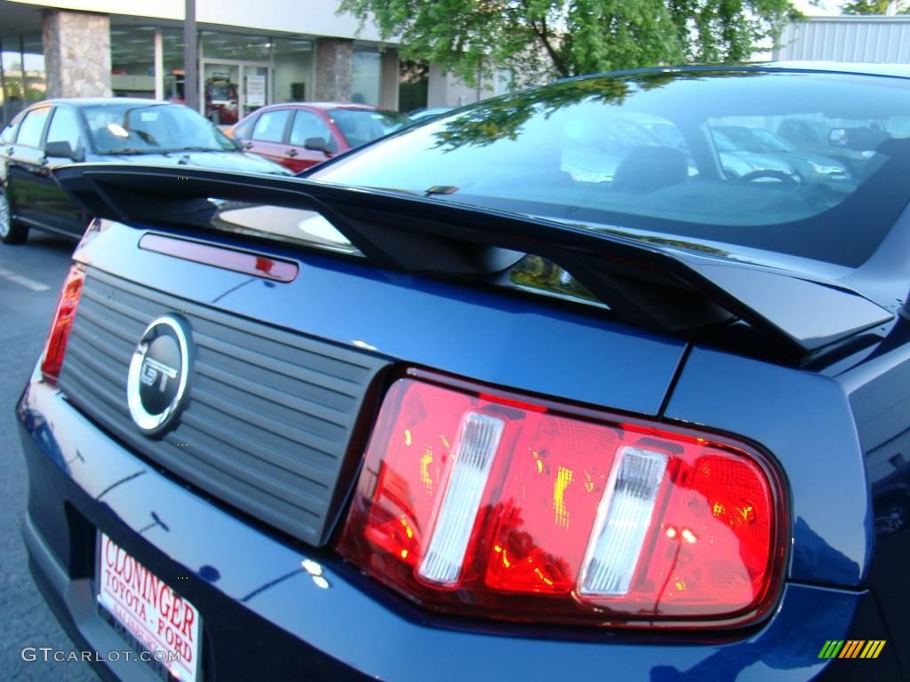 2010 Mustang GT Premium Coupe - Kona Blue Metallic / Charcoal Black photo #16