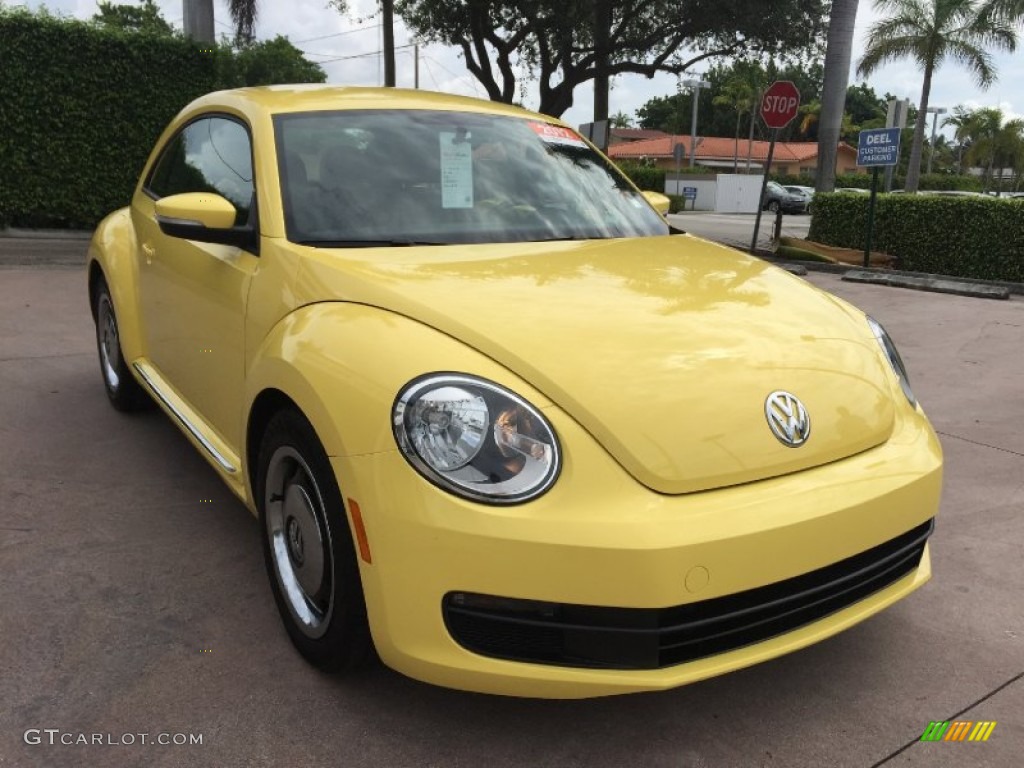 Saturn Yellow 2012 Volkswagen Beetle 2.5L Exterior Photo #105634747