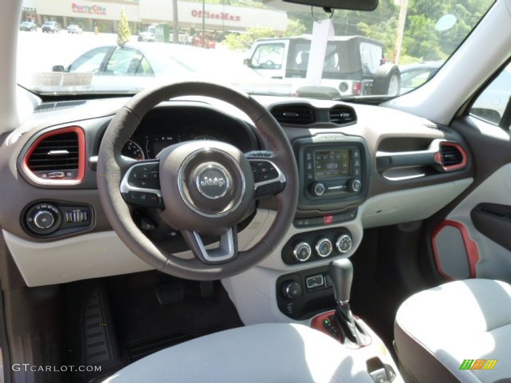 Bark Brown/Ski Gray Interior 2015 Jeep Renegade Latitude 4x4 Photo #105634753