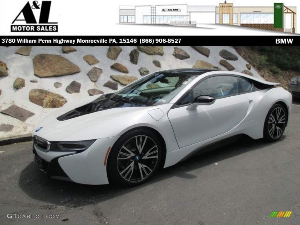 Crystal White Pearl Metallic BMW i8