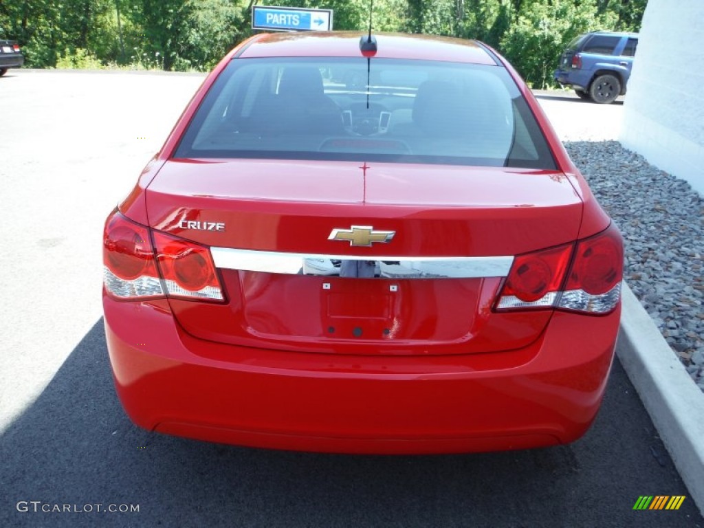 2016 Cruze Limited LS - Red Hot / Jet Black/Medium Titanium photo #7