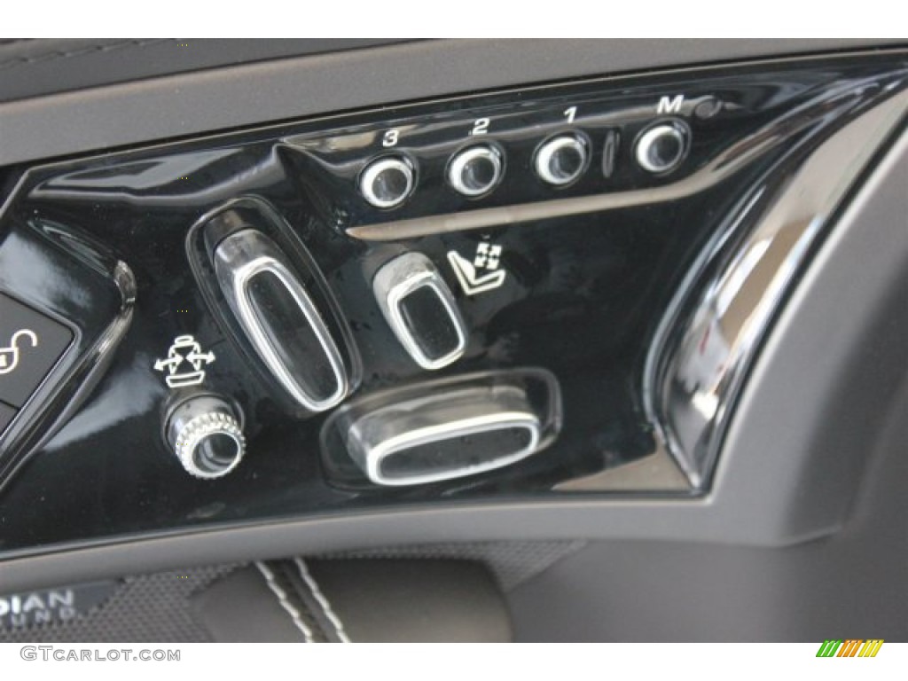 2016 Jaguar F-TYPE R Coupe Controls Photo #105656193