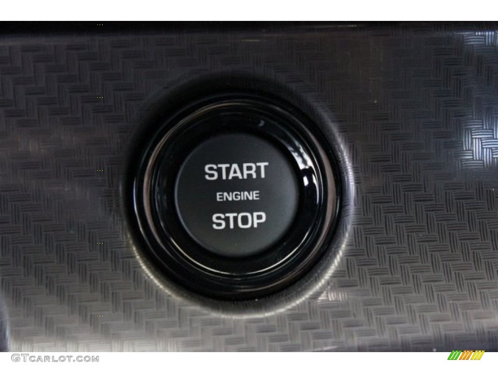 2016 Jaguar F-TYPE R Coupe Controls Photo #105656445