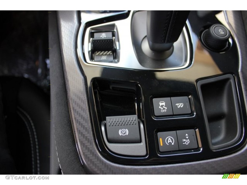 2016 Jaguar F-TYPE R Coupe Controls Photo #105656460