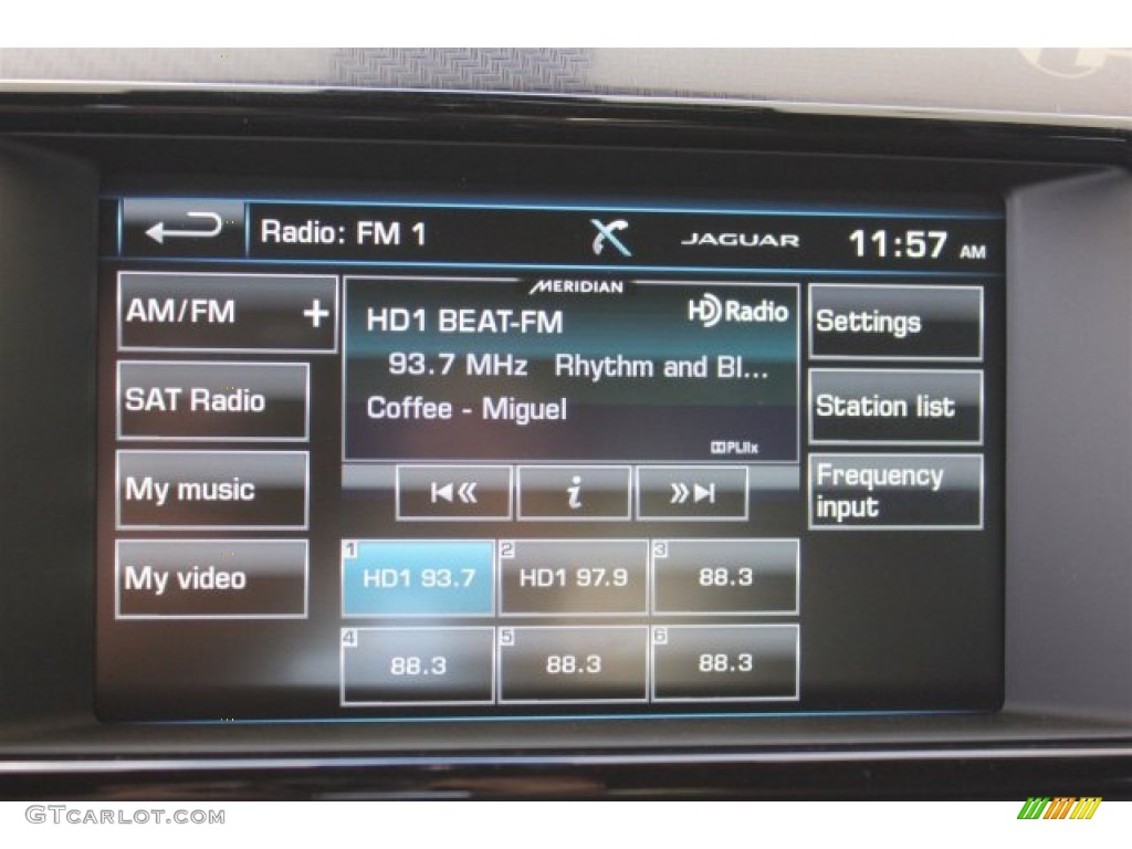 2016 Jaguar F-TYPE R Coupe Controls Photo #105656502