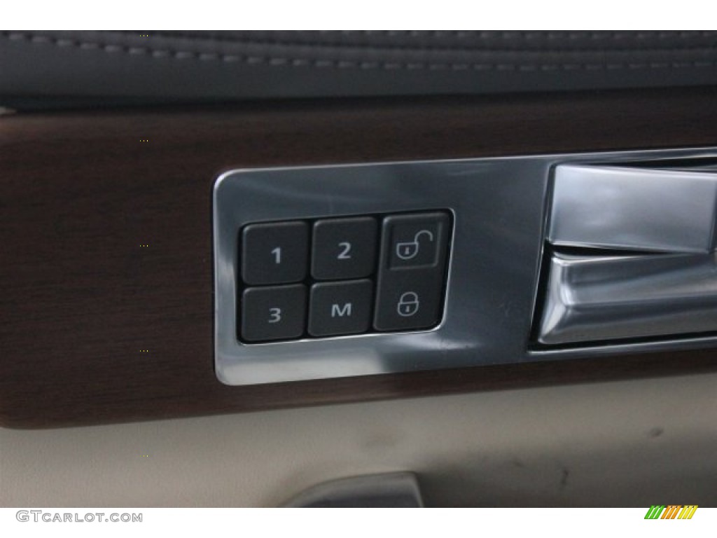 2016 Land Rover LR4 HSE LUX Controls Photo #105658095