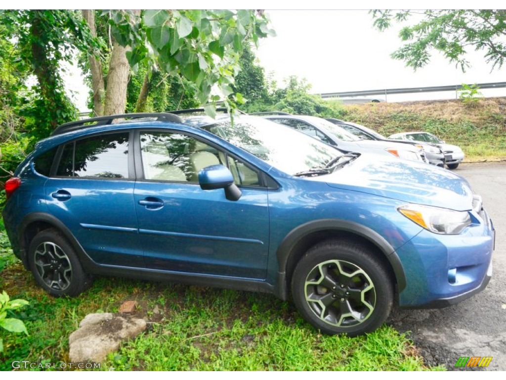 2014 XV Crosstrek 2.0i Limited - Quartz Blue Pearl / Ivory photo #4
