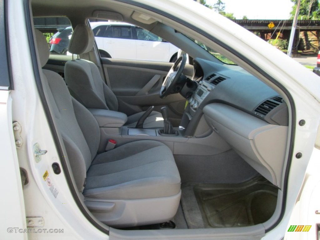 2008 Camry CE - Super White / Ash photo #17