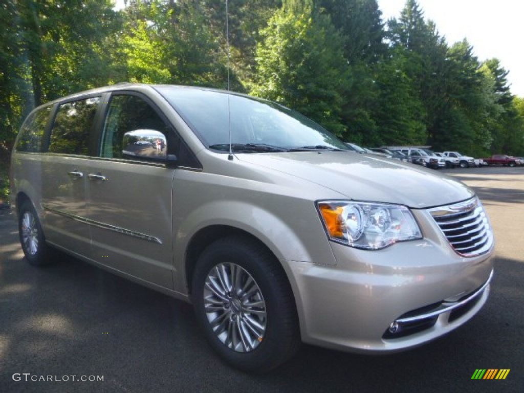 2015 Town & Country Touring-L - Cashmere/Sandstone Pearl / Black/Light Graystone photo #11
