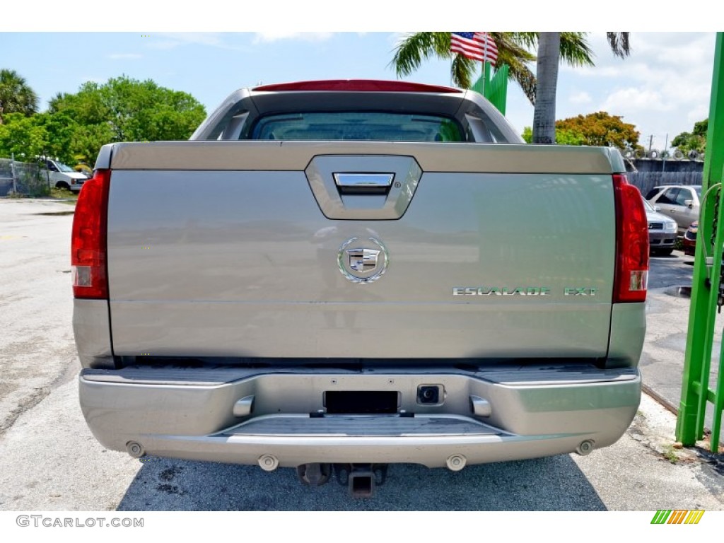 2003 Escalade EXT AWD - Silver Sand / Shale photo #5