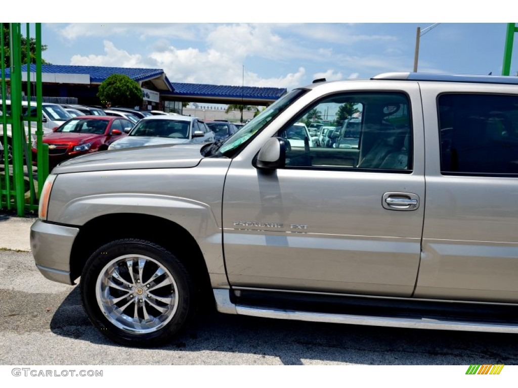 2003 Escalade EXT AWD - Silver Sand / Shale photo #14