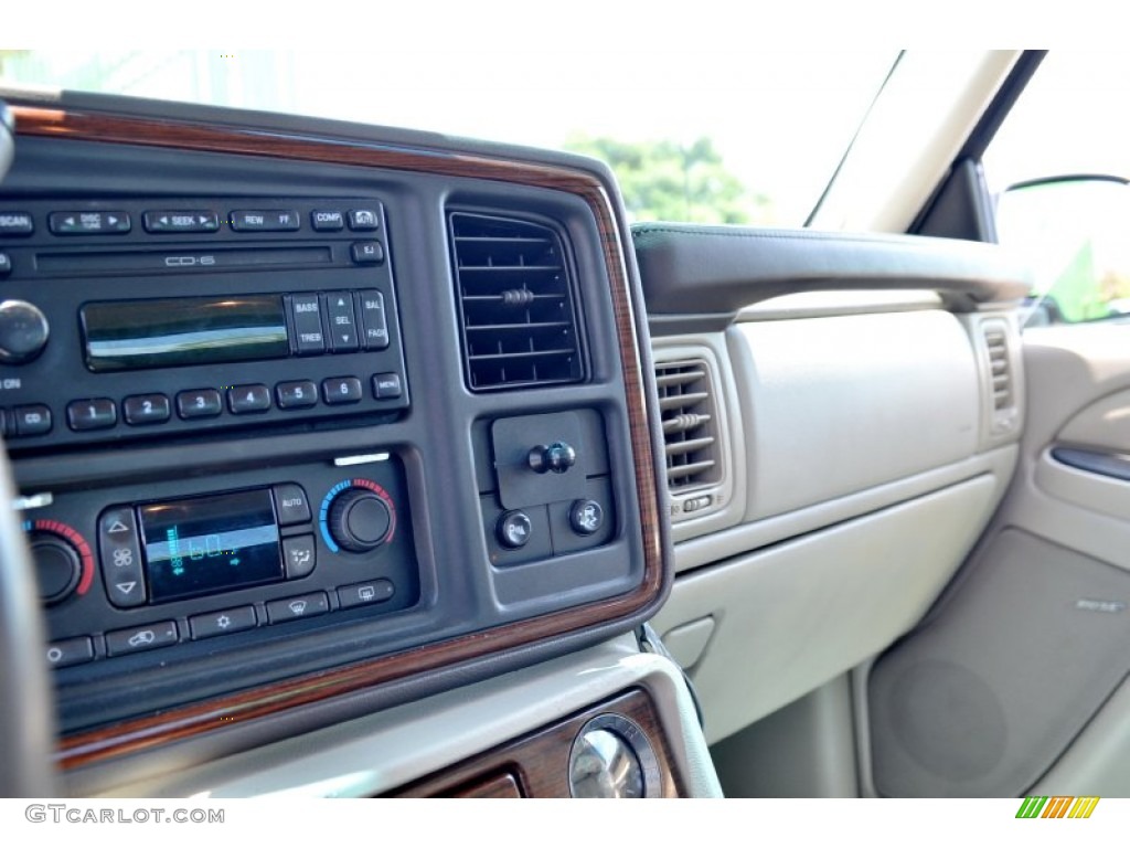 2003 Escalade EXT AWD - Silver Sand / Shale photo #26