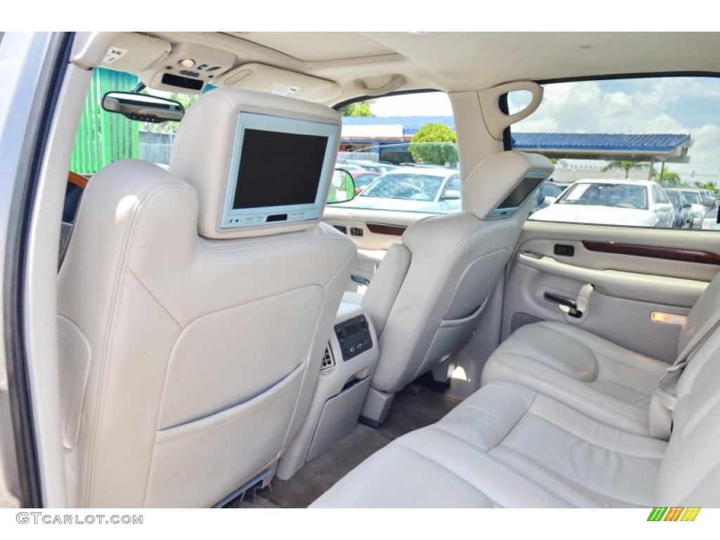 2003 Escalade EXT AWD - Silver Sand / Shale photo #35