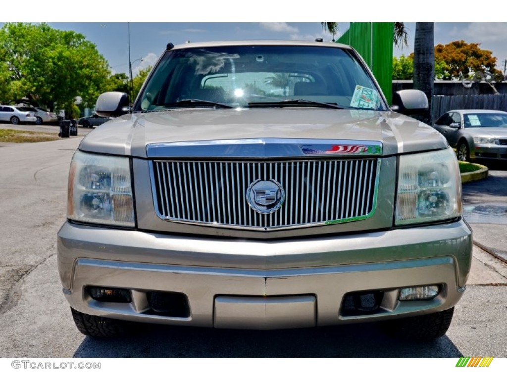 2003 Escalade EXT AWD - Silver Sand / Shale photo #48