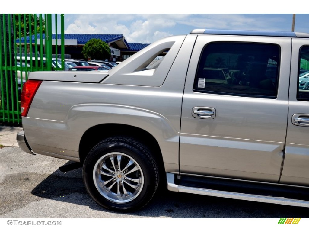 2003 Escalade EXT AWD - Silver Sand / Shale photo #55