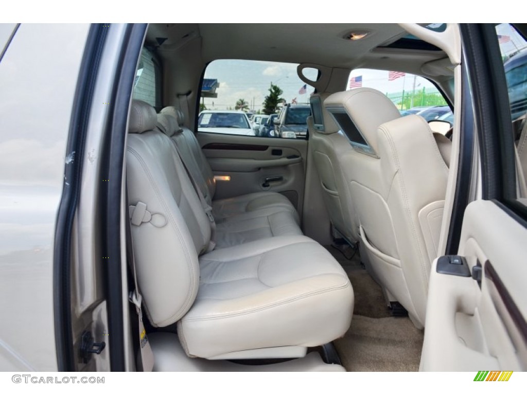 2003 Escalade EXT AWD - Silver Sand / Shale photo #62
