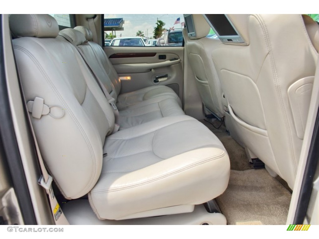 2003 Escalade EXT AWD - Silver Sand / Shale photo #63