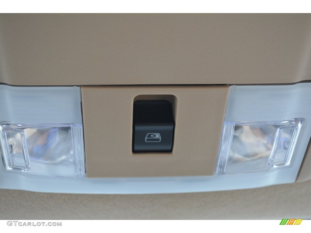 2016 Ford F350 Super Duty Lariat Crew Cab 4x4 DRW Controls Photo #105670077