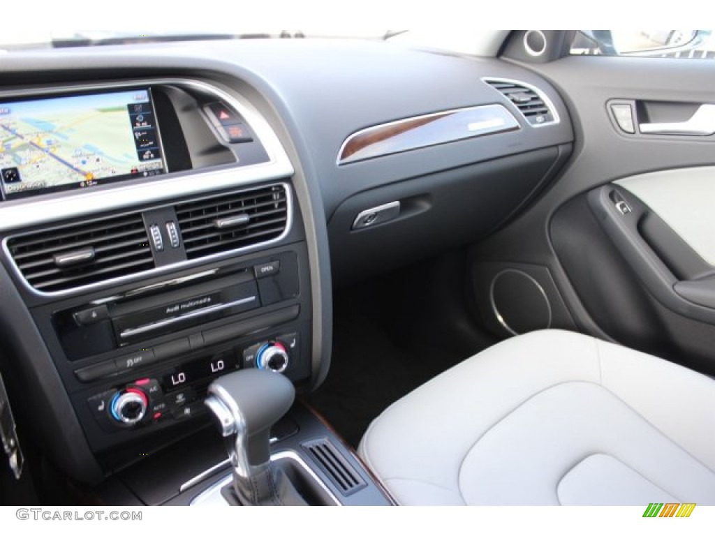 2016 A4 2.0T Premium Plus quattro - Utopia Blue Metallic / Titanium Gray photo #18