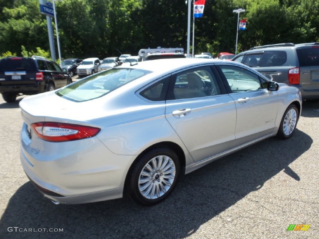 2015 Fusion Hybrid SE - Ingot Silver Metallic / Dune photo #3