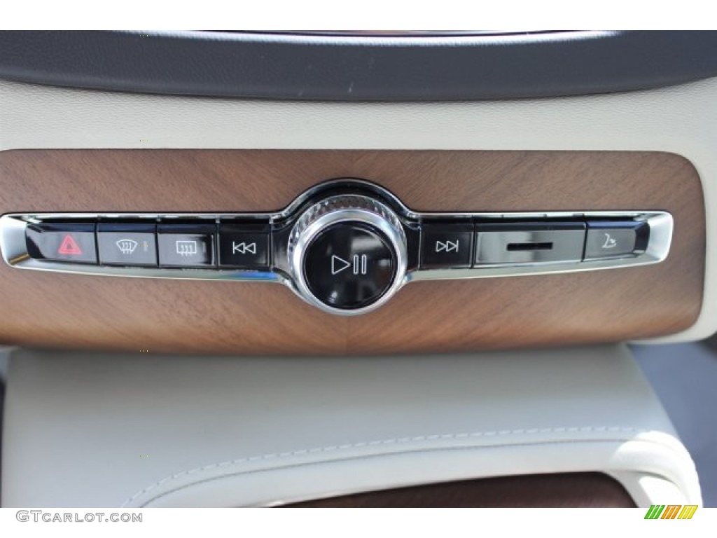 2016 Volvo XC90 T6 AWD Controls Photo #105686399