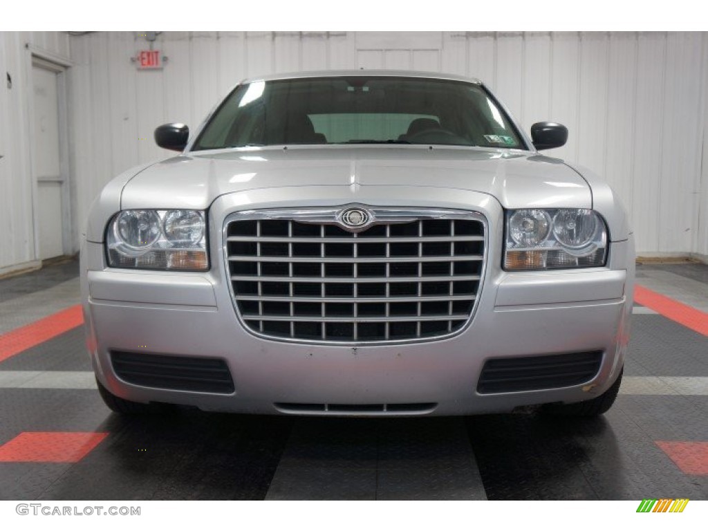 2005 300  - Bright Silver Metallic / Dark Slate Gray/Light Graystone photo #4