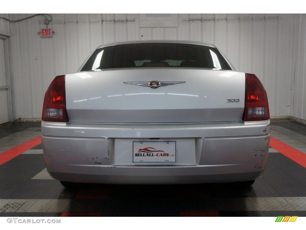 2005 300  - Bright Silver Metallic / Dark Slate Gray/Light Graystone photo #9