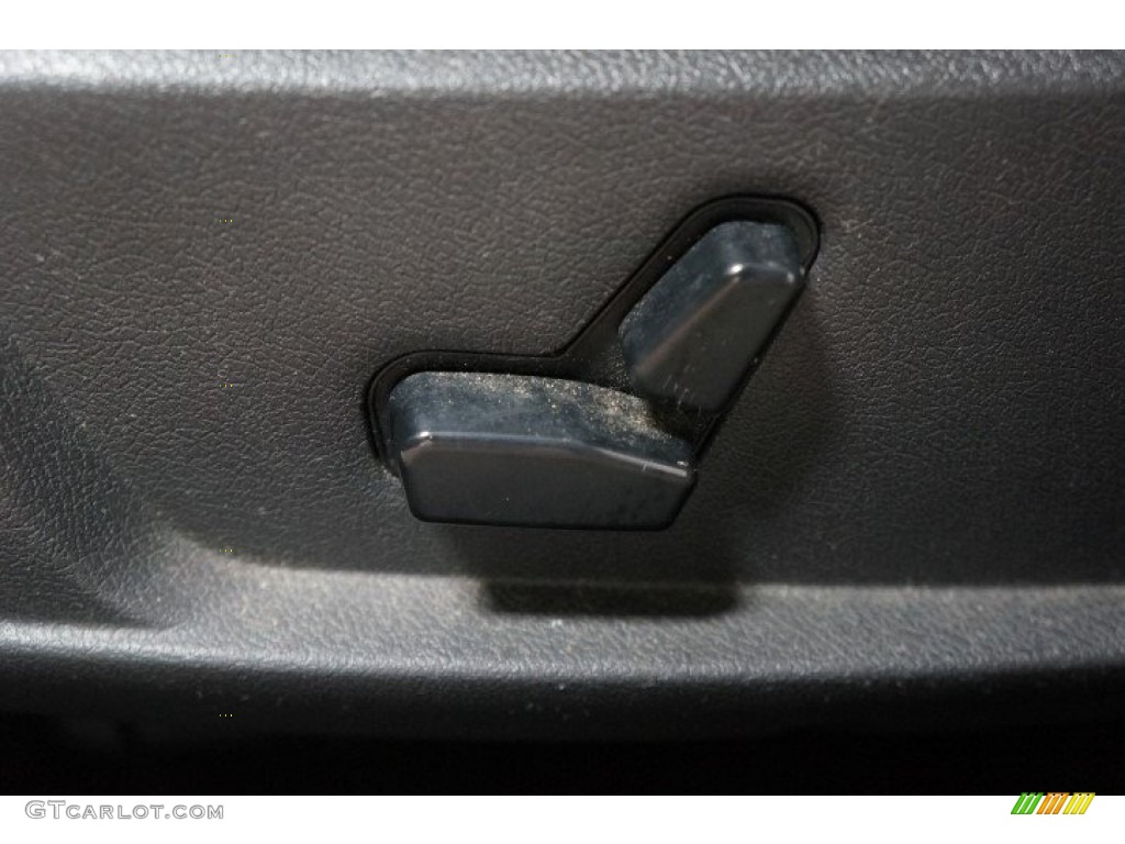 2005 300  - Bright Silver Metallic / Dark Slate Gray/Light Graystone photo #20