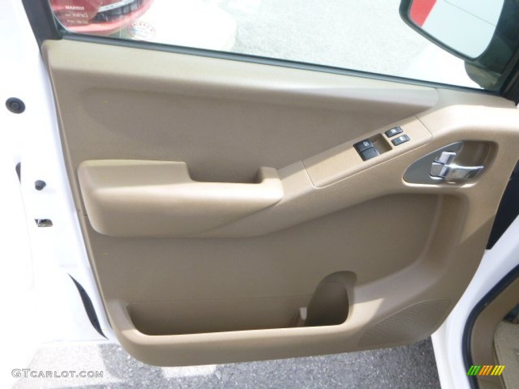 2005 Nissan Frontier SE King Cab 4x4 Desert Door Panel Photo #105689915