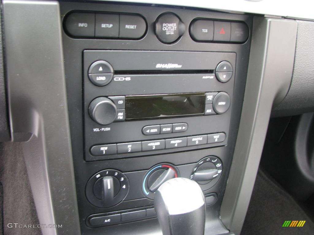 2005 Mustang V6 Deluxe Coupe - Satin Silver Metallic / Dark Charcoal photo #11