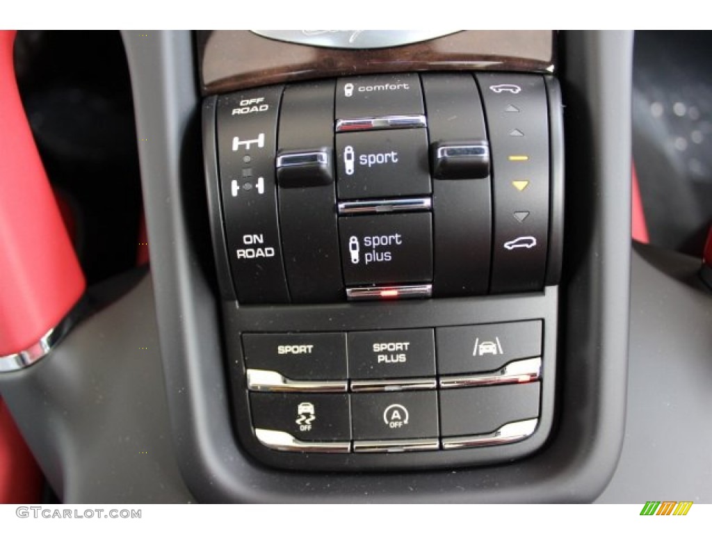 2016 Porsche Cayenne Turbo Controls Photo #105698387