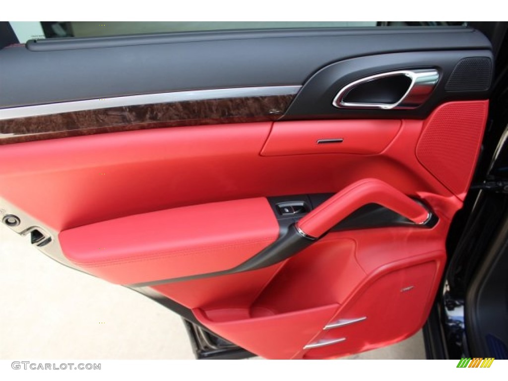 2016 Porsche Cayenne Turbo Black/Garnet Red Door Panel Photo #105698468