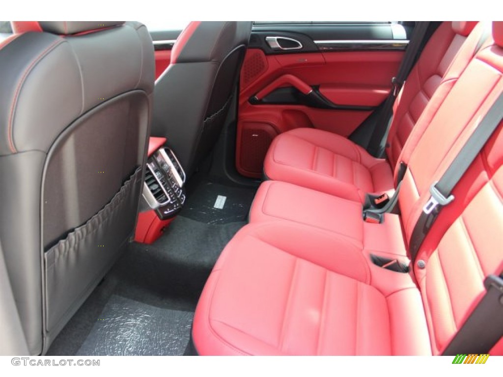 2016 Porsche Cayenne Turbo Rear Seat Photo #105698492