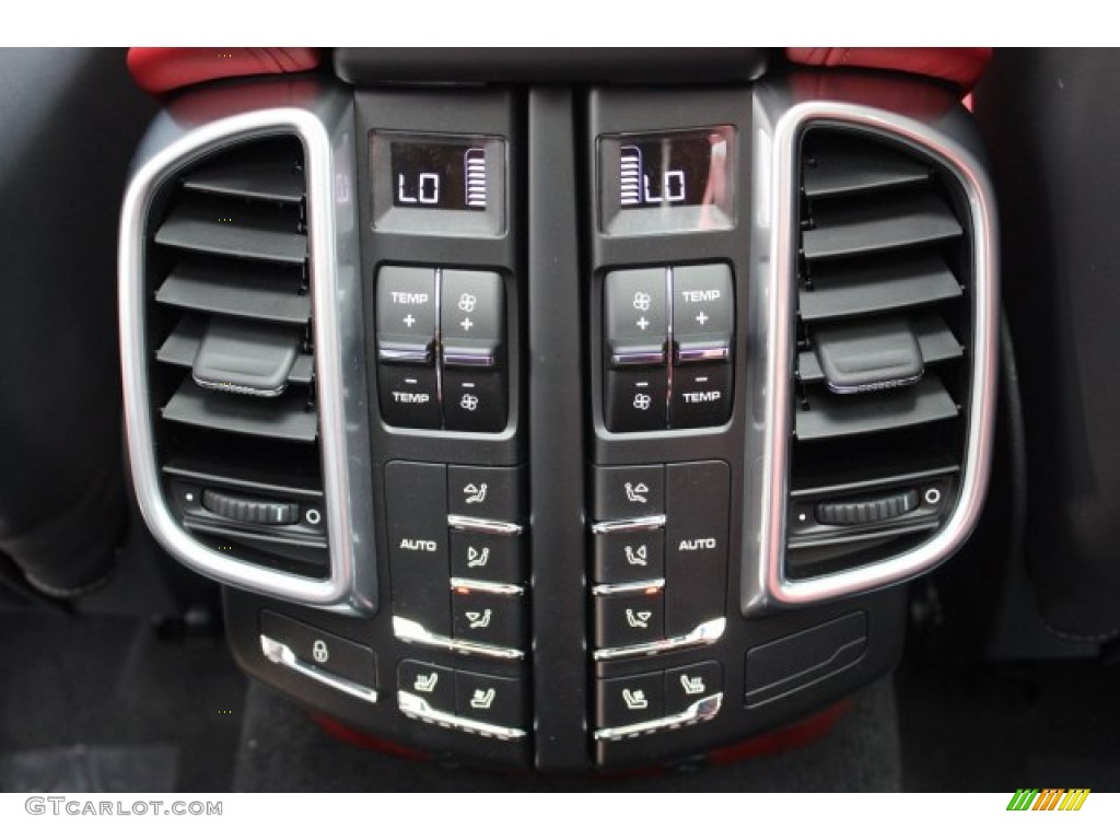 2016 Porsche Cayenne Turbo Controls Photos