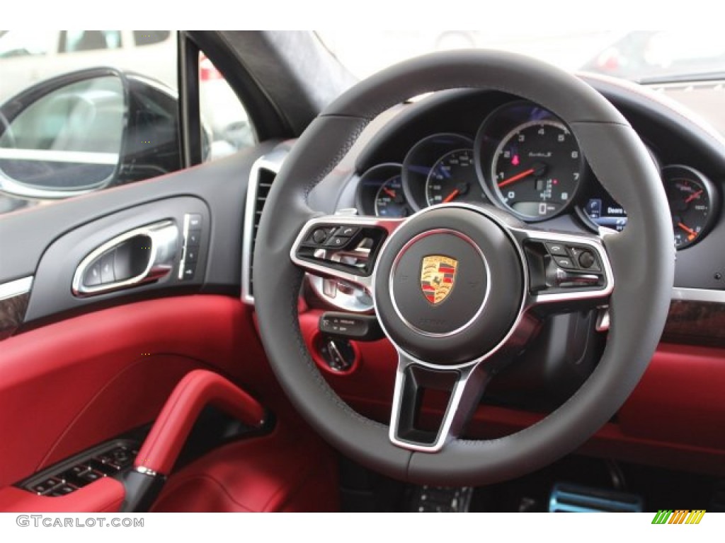 2016 Porsche Cayenne Turbo Black/Garnet Red Steering Wheel Photo #105698508